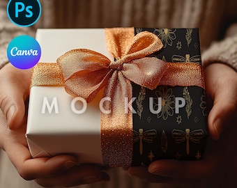 Geschenkverpackung Mockup PSD, Geschenkpapier Mockup mit Person, Geschenkbox Mockup PSD, Geschenkpapier Mockup mit Person, gestaltete Mockup Szene