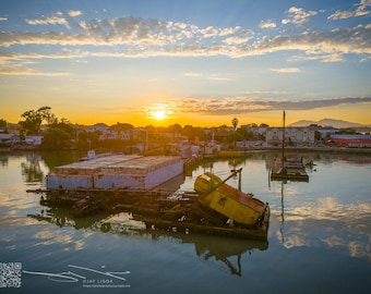 Benicia Crane Amanecer tras reflejos brillantes
