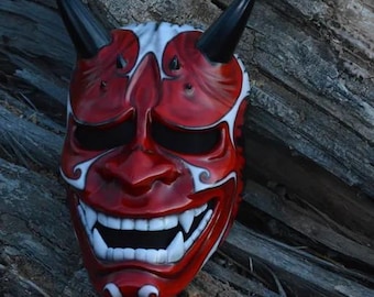 Tragbare Oni Dämon Maske | 3D gedruckter physischer japanischer Samurai-Helm | Yokai Wandhalterung Display | Handbemalte Gehörnte Cosplay Requisite