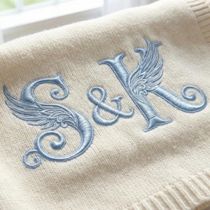 Écriture décorative monogramme ange : initiales de mariage élégantes, lignes douces (formats OTF/TTF, licence d'utilisation commerciale) - Utilisation commerciale