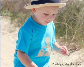 Sandcastles Short Sleeved Nostalgic Graphic Tee in Turquoise with Sand