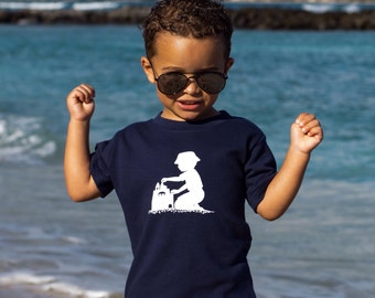 Sandcastles Short Sleeved Nostalgic Graphic Tee in Navy with White