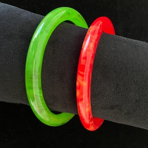 Vintage red bakelite hoop bracelet