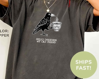 Mürrischer Rabenkaffee PNG, CAWFEE zuerst dann das Chaosvogel-Design für Sublimation, lustiges Morgenzitat-Krähe Png, schwarzer Humor-Krähe-Png