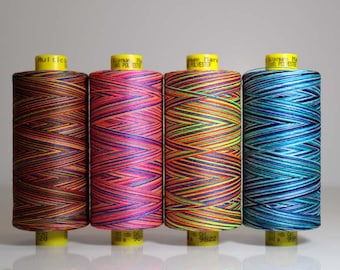 Linha de costura Gutermann Mara 120 em poliéster, cores do arco-íris - 1000 m/1093 jardas - 1 carretel