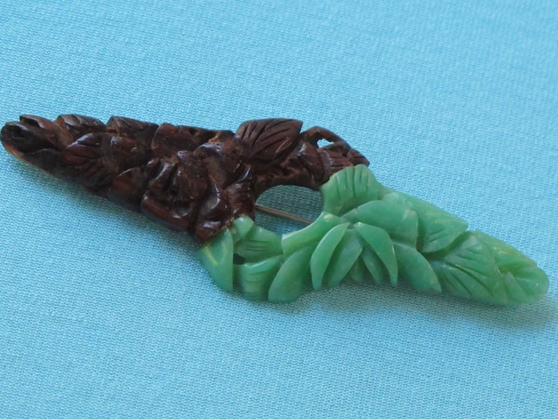 Pin Brooch Celluloid Jade Green Dark Grained Wood Hand Carved Flower Floral Leaf Design Vintage c.1930s