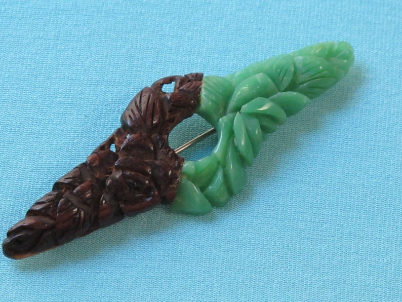Pin Brooch Celluloid Jade Green Dark Grained Wood Hand Carved Flower Floral Leaf Design Vintage c.1930s