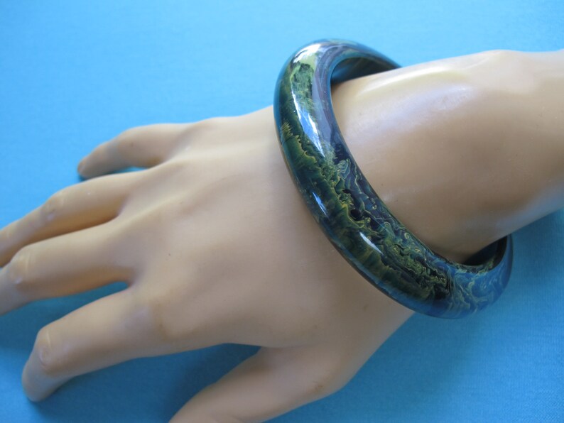 Bracelet Bakelite Bangle Lush BLUE MOON Slightly Translucent Teal Marbled Creamy Yellow 916 Wide Chunky Domed Rich Patina Vintage c.1940/'s