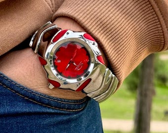 Oakley-Style Red Watch | Futuristic Design | Silver Metal Wristwatch | old & Sporty Watch | Adjustable Strap Kit Included