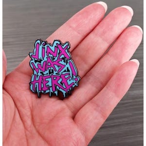 Jinx Arcane League Of Legends Enamel Pin, Lol Cosplay Accessory, Bag pack Pin Lapel Badge, Gift for Game Lovers