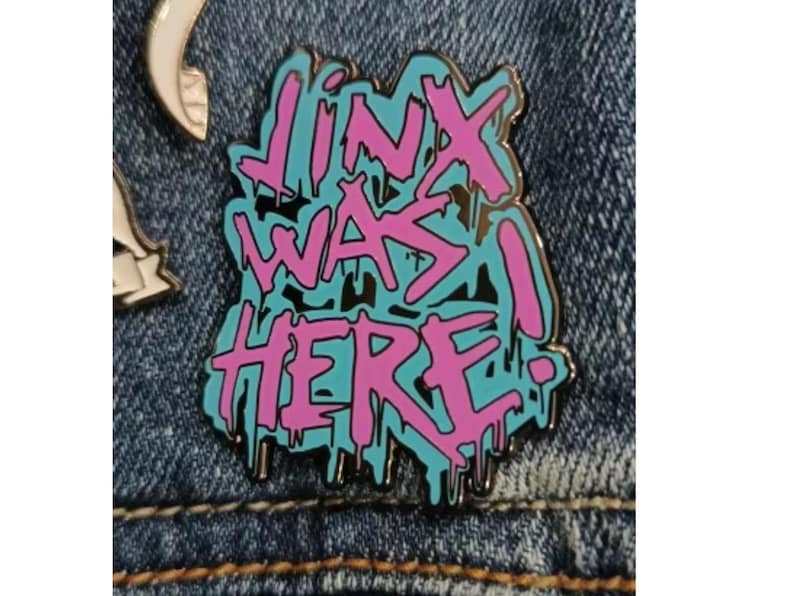 Jinx Arcane League Of Legends Enamel Pin, Lol Cosplay Accessory, Bag pack Pin Lapel Badge, Gift for Game Lovers