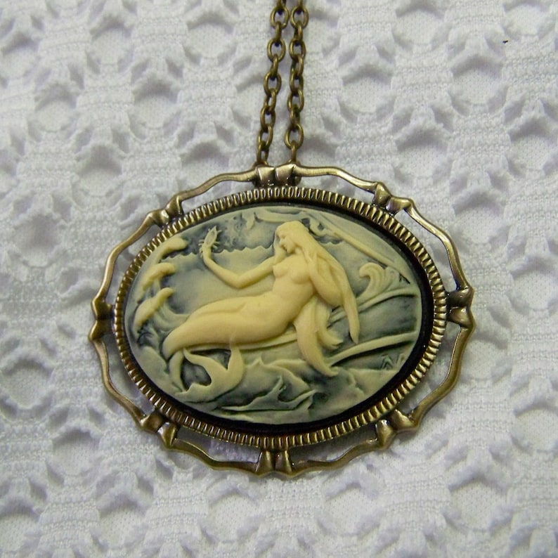 Under the Sea Siren of the Sea Pendant Adult Mermaid Necklace Victorian Art Nouveau Theme Brooch Pin Necklace combination