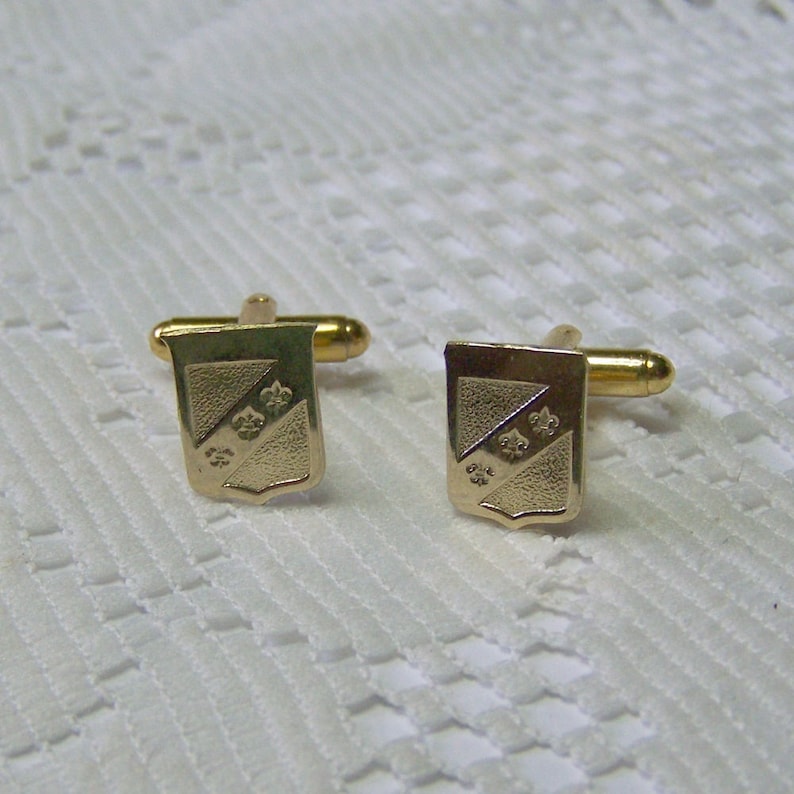 Heraldic Shield Cuff Links Medieval Knight Fleur-de-lis Coat of Arms Royal Crest Renaissance Wedding Gifts for Men Gold plated Crest jewelry