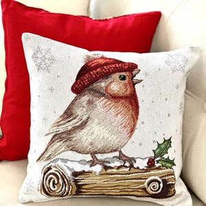 Christmas Bird Cushion Cover, Christmas Home Decor, Festive Pillow with Snowy Bird Design, Christmas Throw Pillow, Christmas Gift For Mom