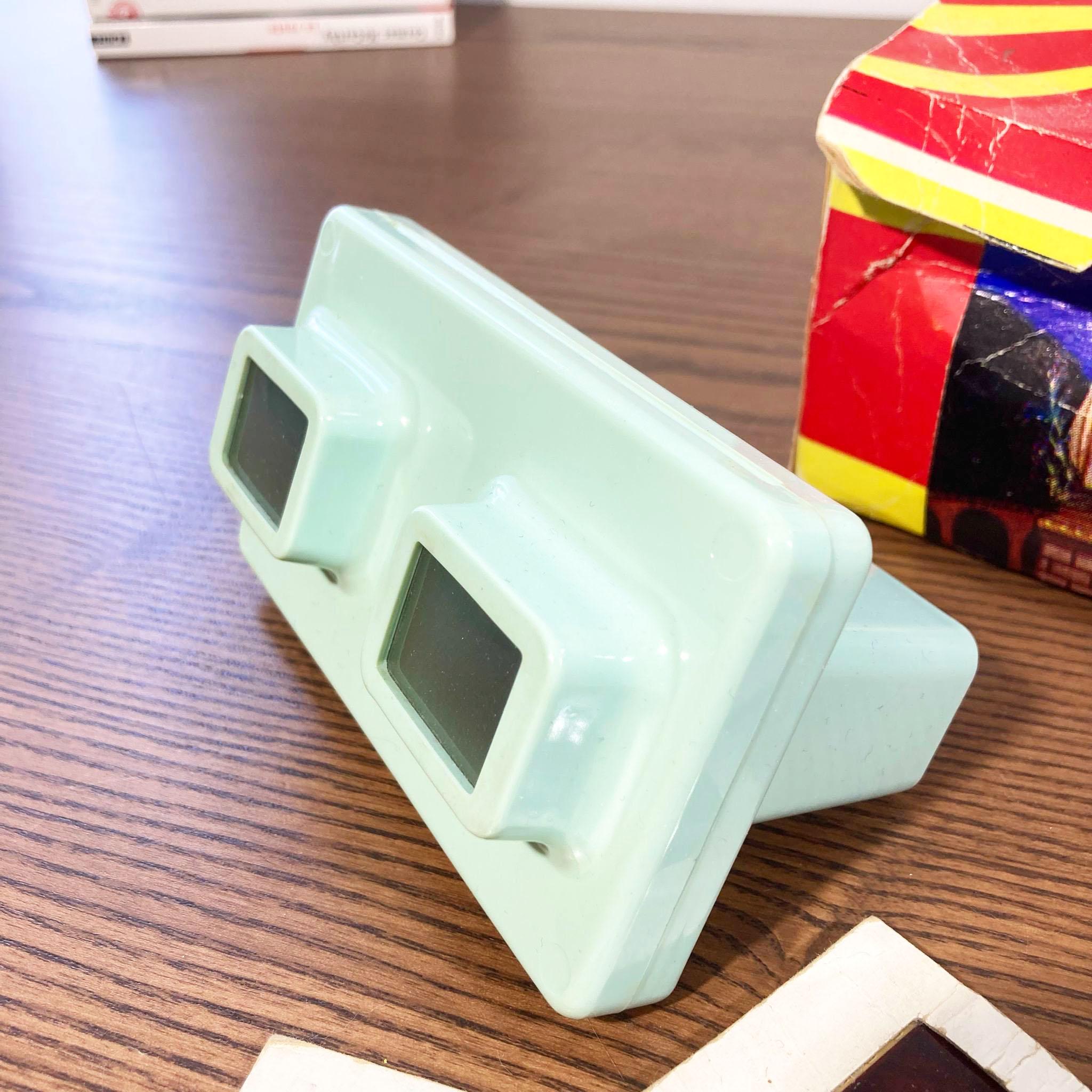 ビンテージおもちゃ　stereoscope LESTRADE Vintage Lestrade Stereoscope With Nesquik Views – France