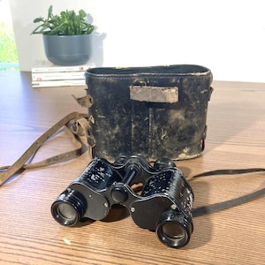 Binocolo vintage Prisma Wecker – 8x Special Marine – Germania 1930 con custodia in pelle