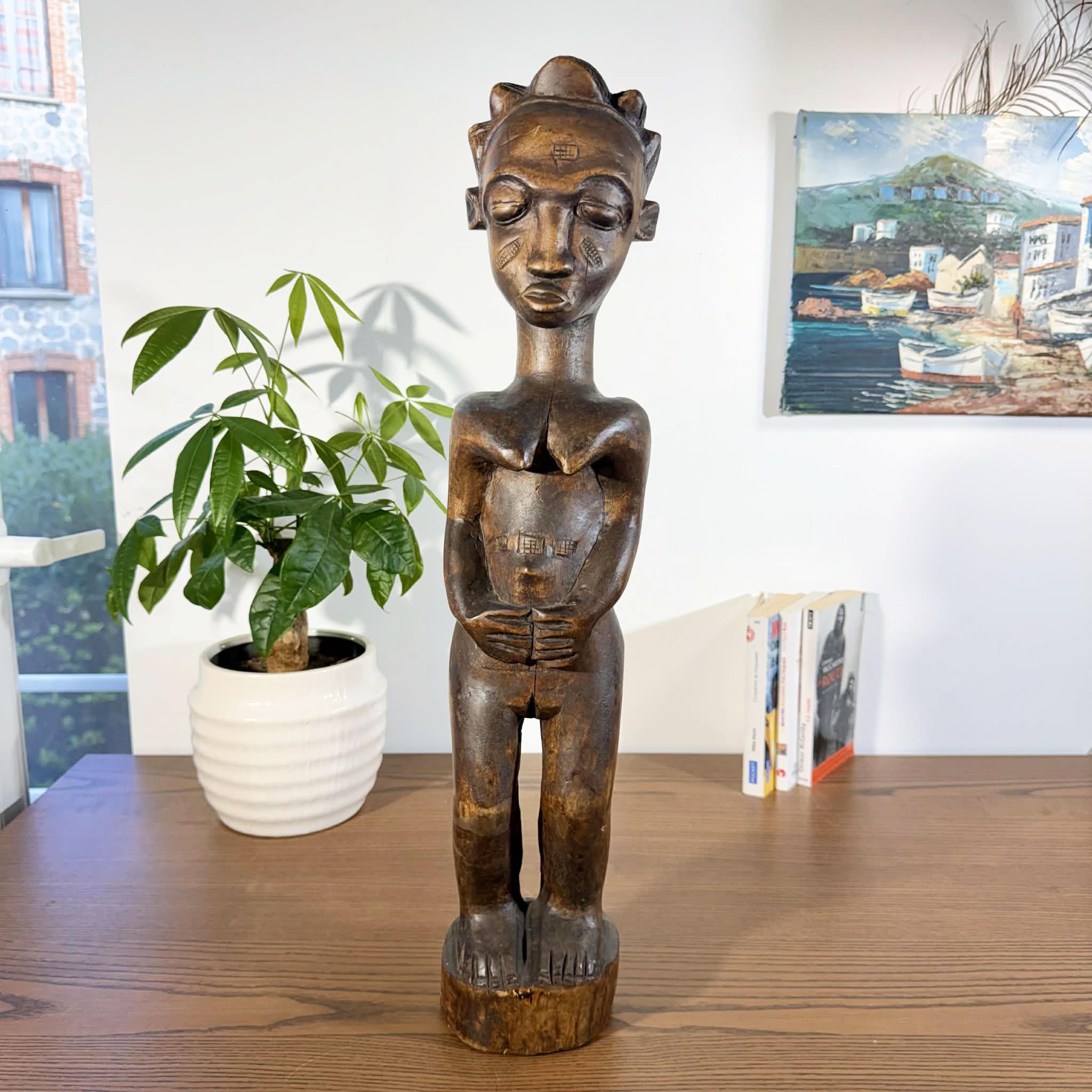 15 Pions De Jeu Blancs Sculptés En Bois, Thème Afrique, état Correct