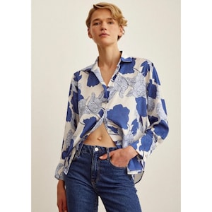 Blue & Green Leaf Print Satin Blouse: Elegant Botanical Shirt