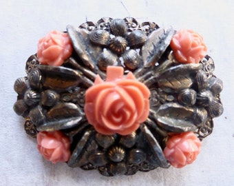 Broche antiguo de coral sintético