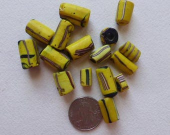 Cuentas venecianas antiguas de comercio - con un tema amarillo