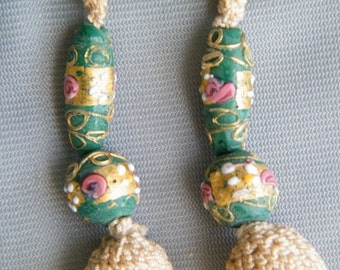 Cuentas para pastel de bodas veneciano: tiradores de luz o pantallas de ganchillo