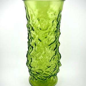 Vintage Emerald Green Crinkle Glass Vase - Mid-Century USA
