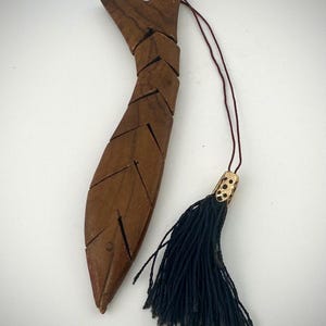 Vintage Hand-Carved Articulating Wooden Fish Sculpture with Tassel – Sealife Decor