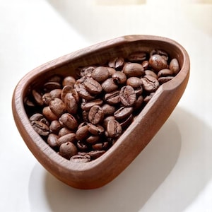 Solid Wood Coffee Bean Dosing Cup: Barista Measuring Tool
