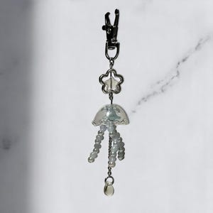 Ocean Theme Jellyfish Phone Charm – Cute Sea-Inspired Keychain Accessory for Bags, Phones & Gifts