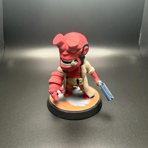DIY Hellboy-miniatuur | 3D-geprint stripheldstandbeeld (ongeverfd)