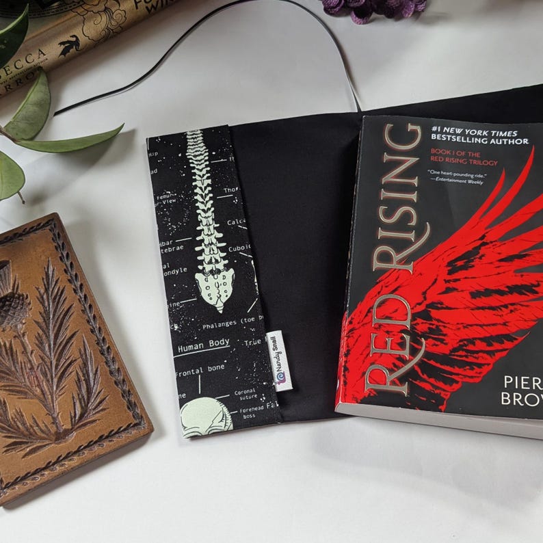 Adjustable Book Cover Dark Academia, Skeleton Anatomy Fabric Dust Jacket, Hardcover Book Protector, Paperback Skeletal Spooky Book Cover Small