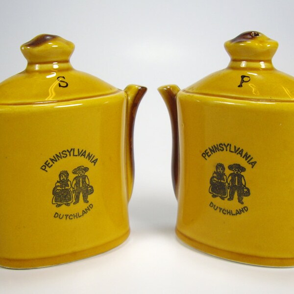 Vintage Ceramic Salt and Pepper Shakers, Pennsylvania Amish, Coffee Pot, Souvenir, Penn Dutch, Mustard Yellow, Kitchen Decor, Tableware