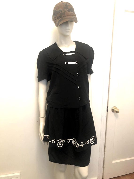 Vintage SHING KUNG 2piece View 3