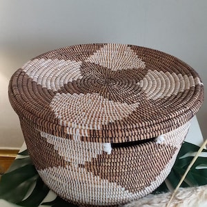 African storage basket M