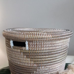 African storage basket M