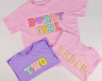 Camiseta de cumpleaños personalizada para niños, con nombre y edad personalizados, parche de chenilla, atuendo de cumpleaños para niños pequeños y jóvenes, camiseta para fiesta de cumpleaños infantil.