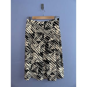 Vintage Nouvacitta Italian Silk Skirt Cream & Black Abstract Size 42 (~Small)