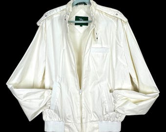 Chaqueta bomber color crema para hombre de la marca Vintage Steeplechase, con cremallera completa, estilo Members, talla grande, color marfil.