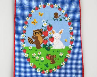 Edredón vintage para cuna de bebé - Cuadros vichy, fresas, flores, animales - 34x44"