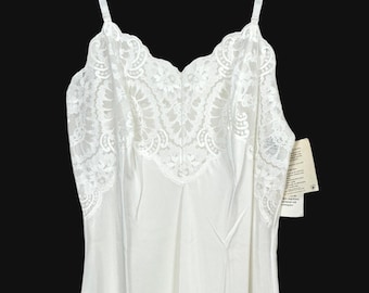Vintage Wonder Maid White Lace Full Slip Crepe Remarque ILGWU Made in USA 36 T