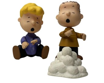 Peanuts Schroeder & Linus Caroling with Snowball Pile - Charlie Brown Christmas - Memory Lane Figurines