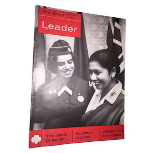 Girl Scout Leader Vintage Collectible Paperback Magazine februari 1964
