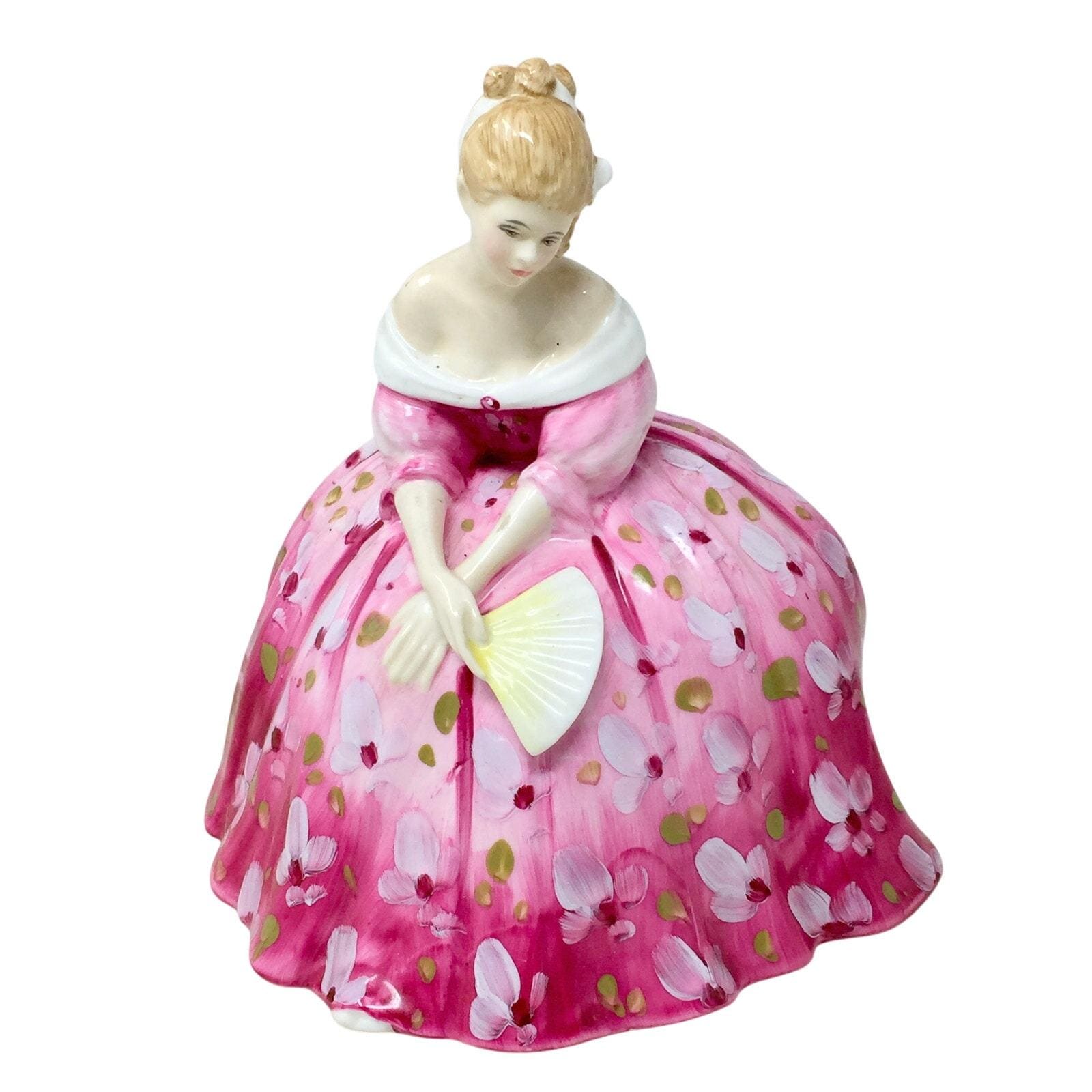 Victoria figurine - Etsy 日本