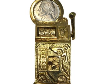 Vintage Gold Tone Nickle Casino Slot Machine Brooch Pin