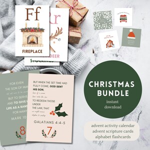 Peut inclure: Un ensemble de Noël comprenant des cartes d'alphabet, des cartes de versets d'avent et un calendrier d'activités de l'Avent. L'image présente des cartes avec des illustrations de cheminée, de cerf et des graphiques sur le thème de Noël. Téléchargement instantané.