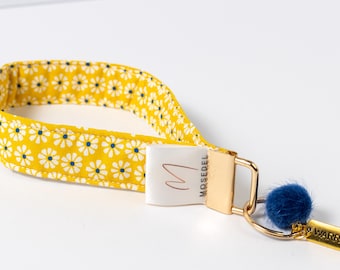 EverLoop Wristlet Keychain | Yellow Daisy Key Fob with Blue Pom | Personalized Name Option