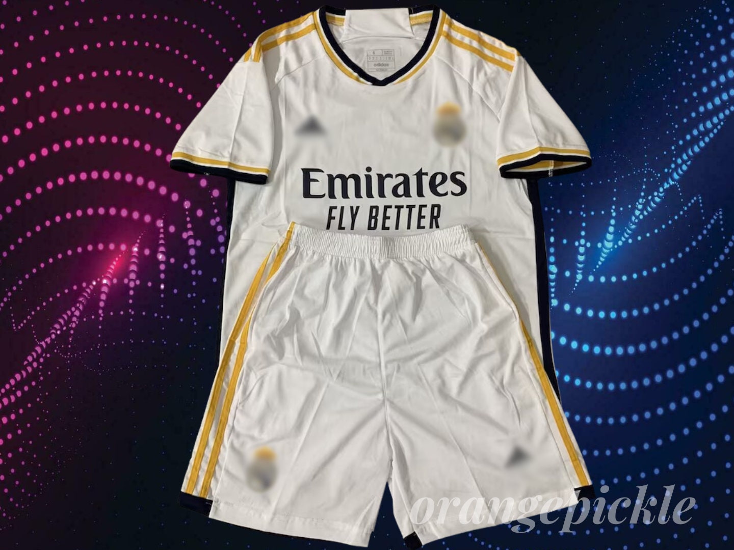 Camiseta Real Madrid 2023-2024 local blanca versión fan 