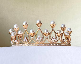 Elegant Gold Pearl Bridal Tiara | Crystal and Pearl Wedding  display picture 3