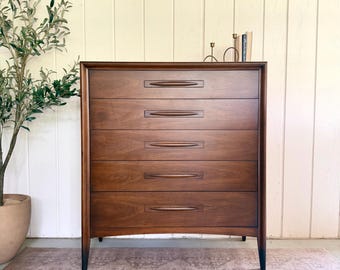 Mid Century Modern Broyhill Premier Walnut Chest – 5 Drawer Dresser – Vintage MCM Storage