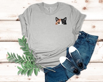 Calico Cat Peekaboo T-Shirt, Cute Minimalist Cat Lover Tee, Unique Animal Design Shirt, Casual Pet Lover Apparel